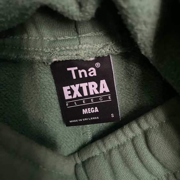 Green Aritzia sweatsuit - extra fleece - Picture 4 of 6